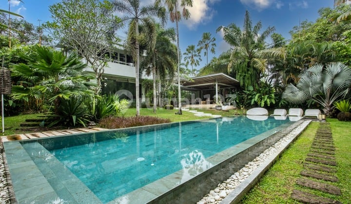 Exquisite Freehold Villa 2 Minutes Drive To Kedungu Beach