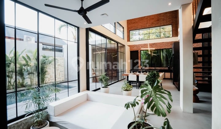 Villa Mewah Modern Kontemporer di Pecatu, Uluwatu