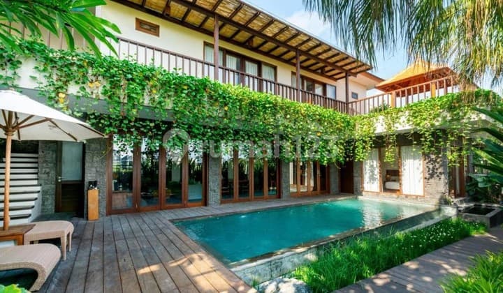 Dual Villa Compound In Batu Bolong Designed For Living And Returns