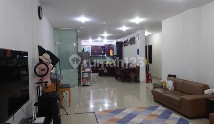 Ruko 3 Lantai, Didalam Komplek, Cocok untuk Kantor dan Gudang, Tinggi Dari Jalan, Jarang Ada, Pademangan