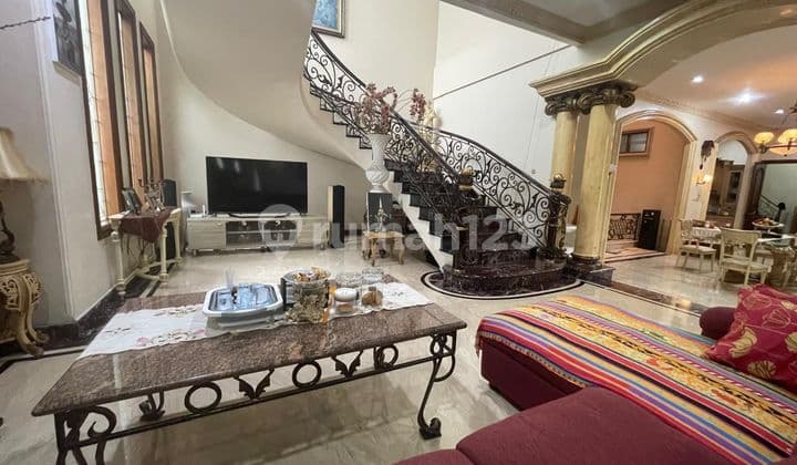Rumah American Classic, 3 Lantai,komplek Aman Dan Nyaman,sunter