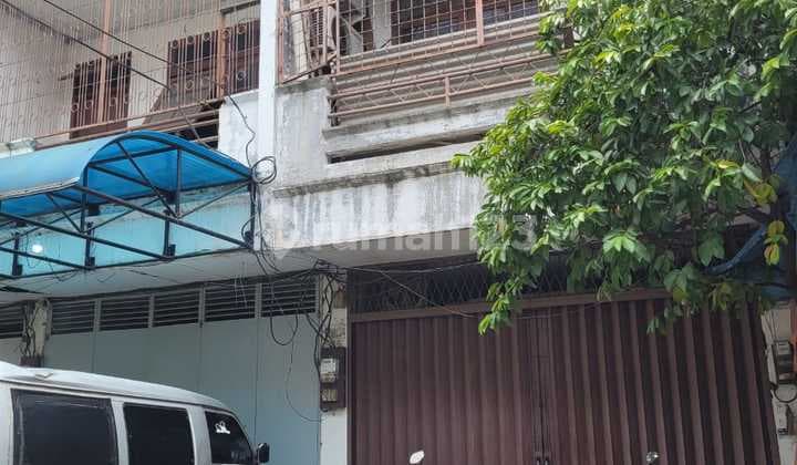 For Sale: Shop House on Kosambi Baru Street, Facing Inside