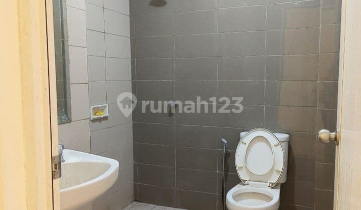 Ruko Gandeng di Green Lake City HGB Unit Rapi