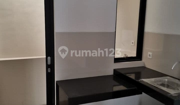 Rumah di Town House Green Royal Unit Lantai 3