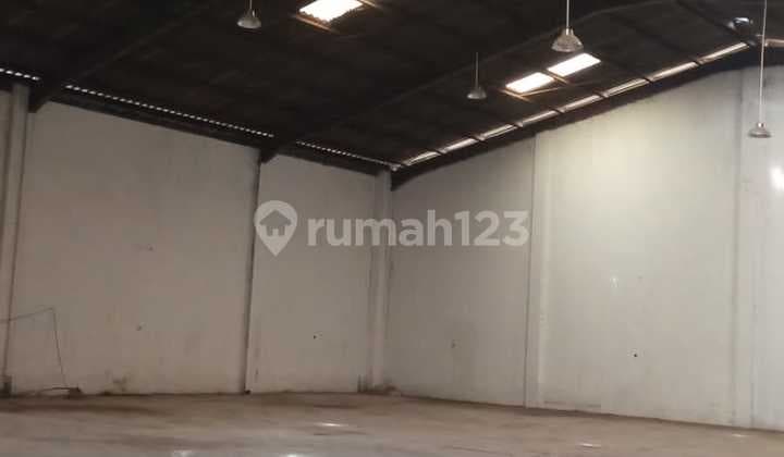 Disewakan Gudang Kavling Dpr Luas 800M2