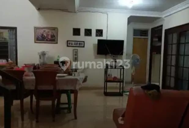 For Sale House in Puri Indah West Jakarta Land Area 240M2