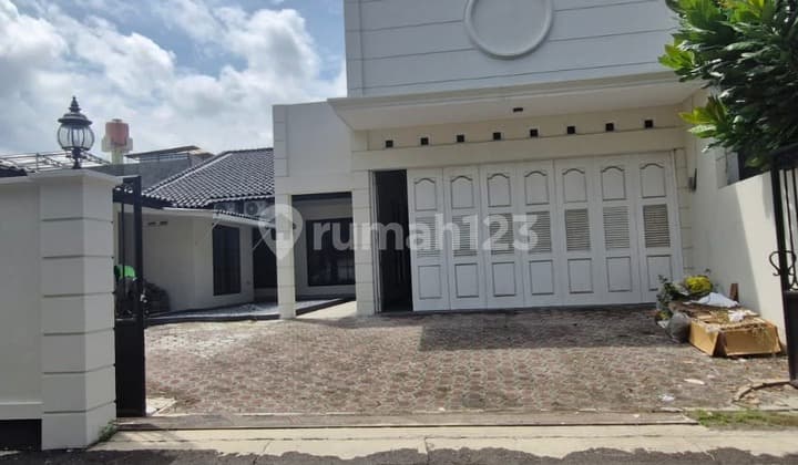 Rumah Bagus Nyaman Startegis di Jalan Krakatau