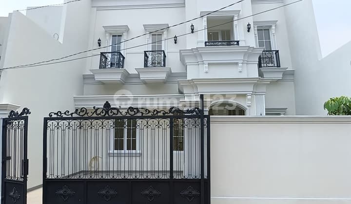 TSI/17749, Rumah Mewah Joglo Jakarta Barat, Tanah Luas 10x20, Ada Taman Belakang & Dekat Tol JORR