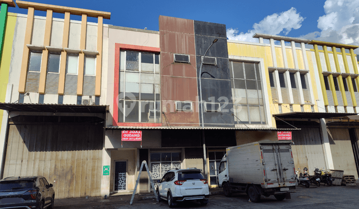 2 Connected Warehouse Units for Sale 24x25 Tangerang, Within a Guarded Complex.