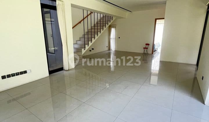 Sewa Rumah Furnished Terawat di Nayapati Kota Baru Parahyangan