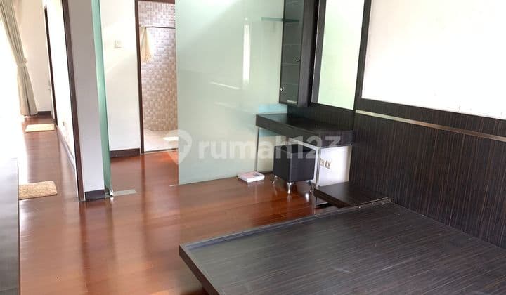Dijual Rumah dengan Taman Luas Furnished di Tatar Ratnasasih, Kbp