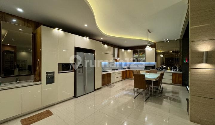 Luxury House in Tatar Exclusive, Kota Baru Parahyangan