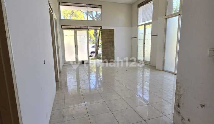 Hook House With Spacious Garden in Tatar Naganingrum Kbp