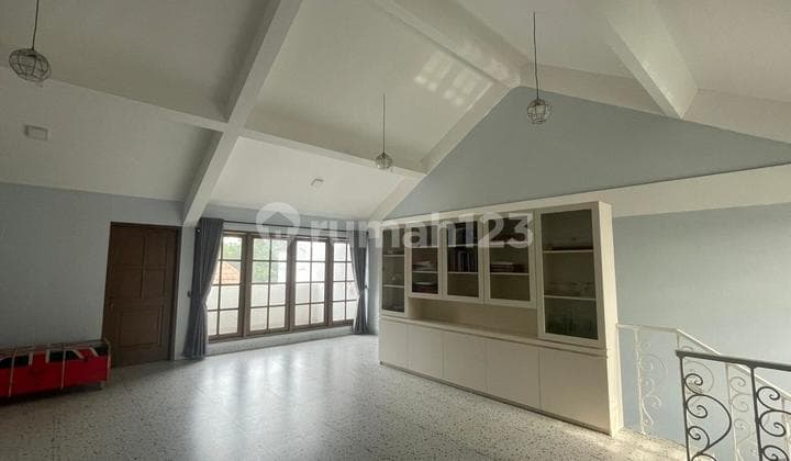 3-Story Well-Maintained and Nice House in Sayap Riau, Bandung