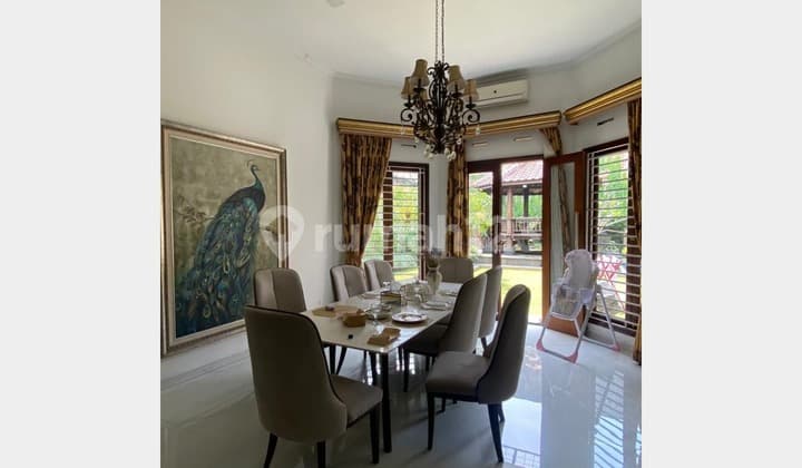 Rumah Luas Hoek Semi Furnished di Bandung Tempo Doeloe Kbp