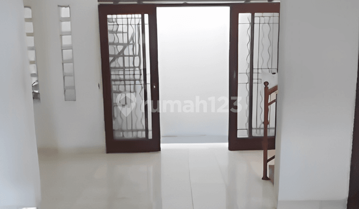 Rumah Murah 2 Lantai di Batununggal Indah
