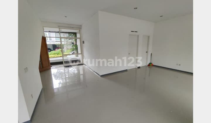 Rumah Siap Huni Ada Taman di Tatar Mayangsunda KBP