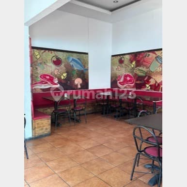 Rumah Strategis Cocok untuk Cafe di Sayap Riau