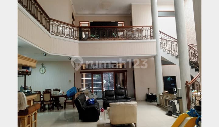 Rumah Luas 2 Lantai Dekat Tol di Kopo Bandung
