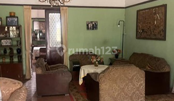 Rent a Spacious Classic Vintage House on Gatot Subroto Wing, Bandung