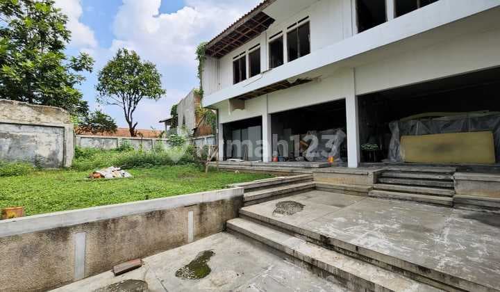 Dijual Ruang Usaha Mainroad Surya Sumantri Bandung