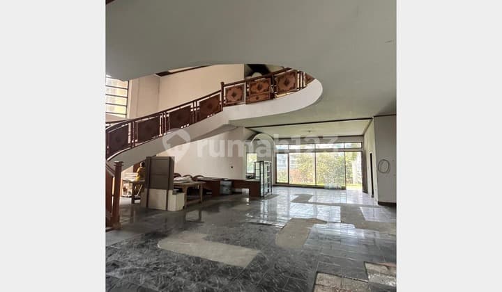 Jual Rumah Luas 2 Lantai di Dago, Bandung