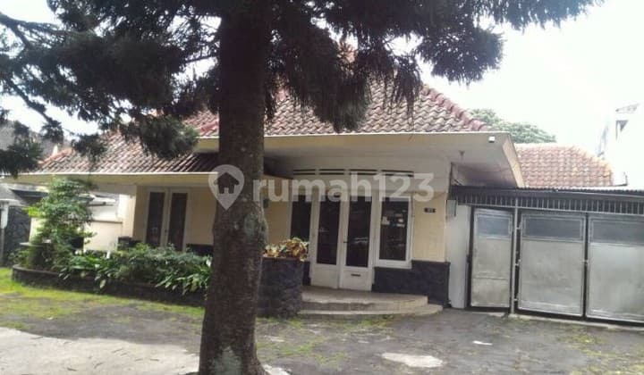 Rumah Luas Legalitas SHM di Cipaganti Bandung