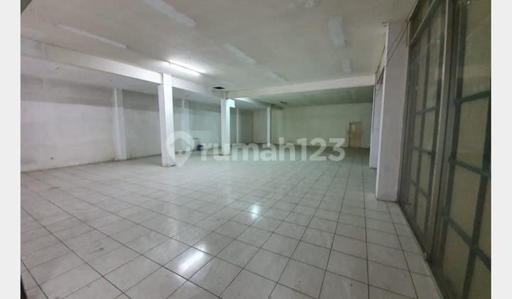 Ruang Usaha Strategis di Surya Sumantri Bandung