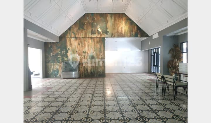 Ruang Usaha Strategis Cocok untuk Resto di Sayap Dago