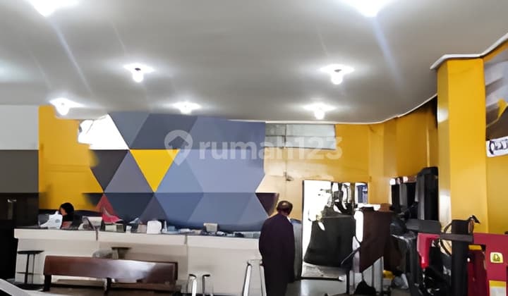 Ruang Usaha Luas Lokasi Strategis di Mainroad Astana Anyar Bandung