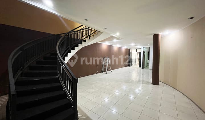 Rumah Luas Dekat Festival Citilink di Jalan Peta, Bandung