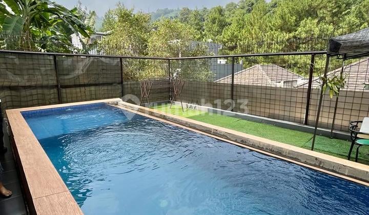 Rumah Terawat Dengan Kolam Renang View di Resor Dago Pakar, Bandung