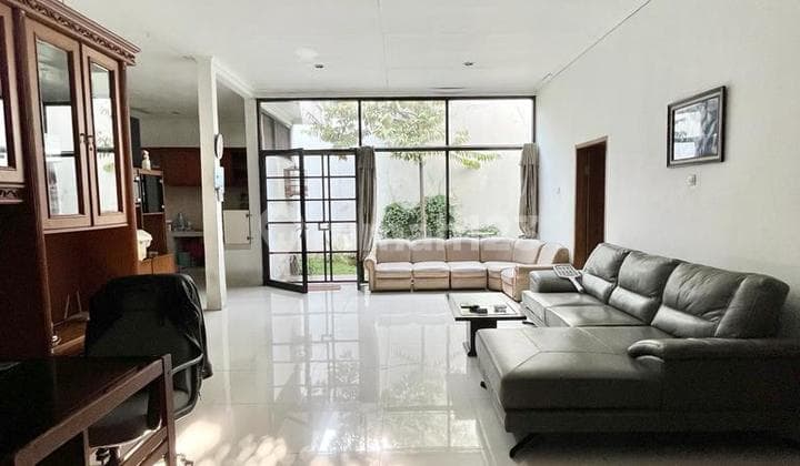 Rumah Dengan Ruang Usaha Terawat di Kopo Katapang, Bandung