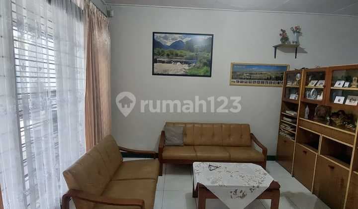 Rumah Lokasi Strategis di Hegarmanah Bandung