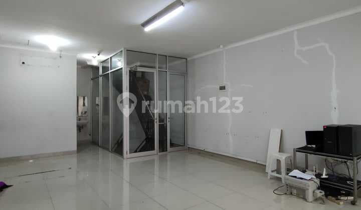 Ruko Siap pakai Mainroad Holis Regency