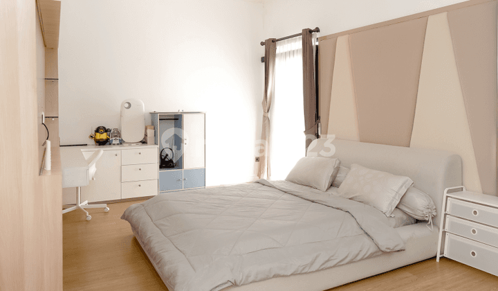 Rumah Furnished 3 Lantai ada Kolam Renang Komp UNPAD Dago