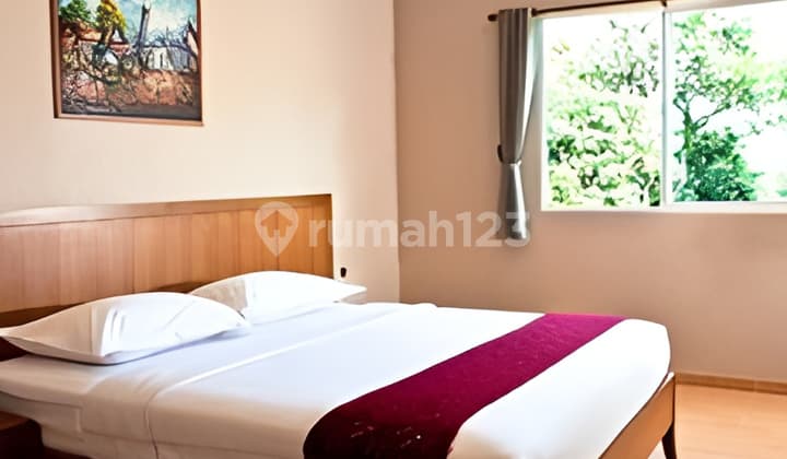 Hotel Luas Ada Kolam Renang di Ciumbuleuit Bandung