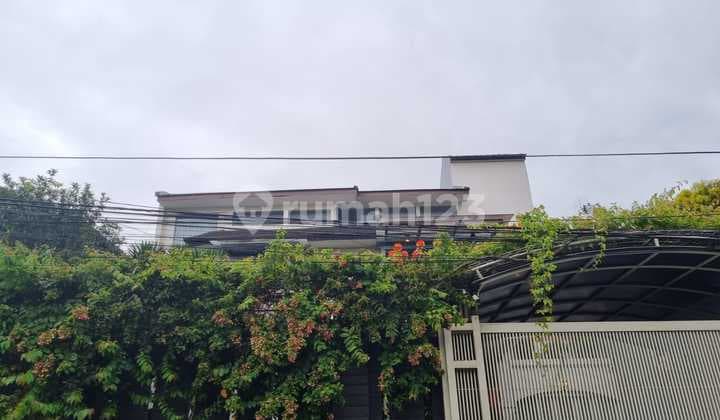 Rumah Lux, Stratgeis, Minimalis, dan Furnished dj Sayap Sukajadi