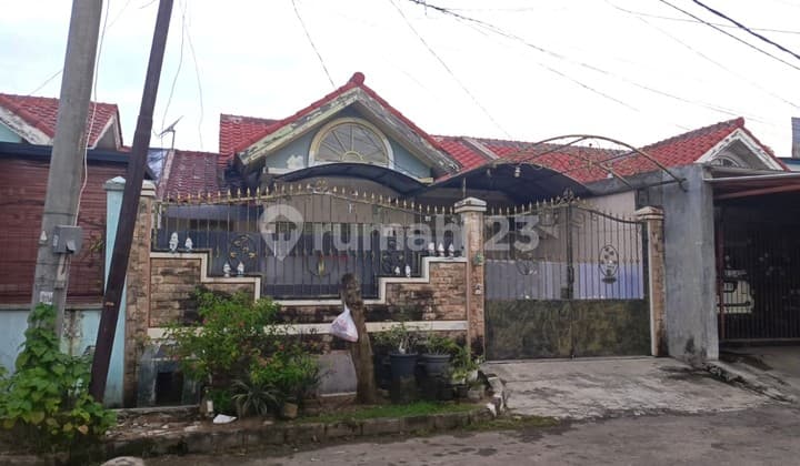 Good and Ready-to-Occupy House Near Airport in Alam Raya, Ar 634