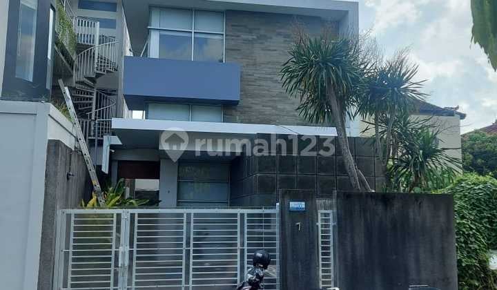 2-Story Furnished Villa House on Jalan Bidadari, Seminyak