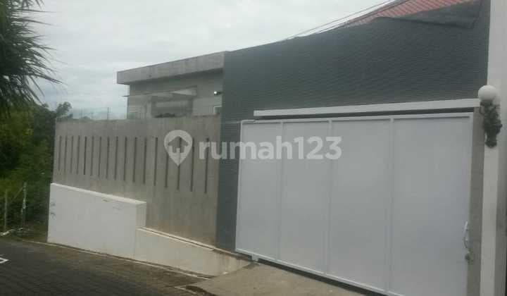 Rumah Villa 2 Lantai Dalam Kompleks SHM di Jimbaran