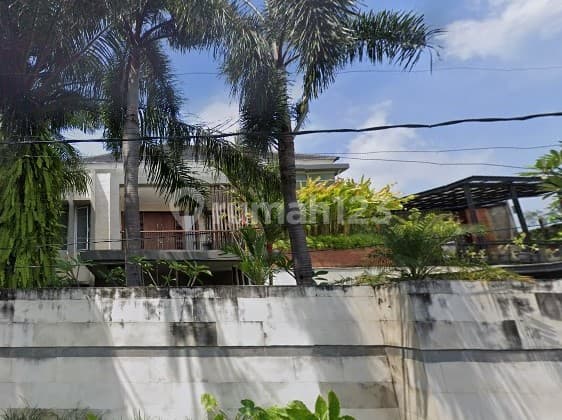 Rumah Mewah 3 Lantai Furnished SHM di Denpasar Barat