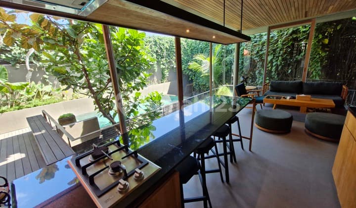 Rumah Villa dalam kompleks Furnished SHM Jimbaran, Badung