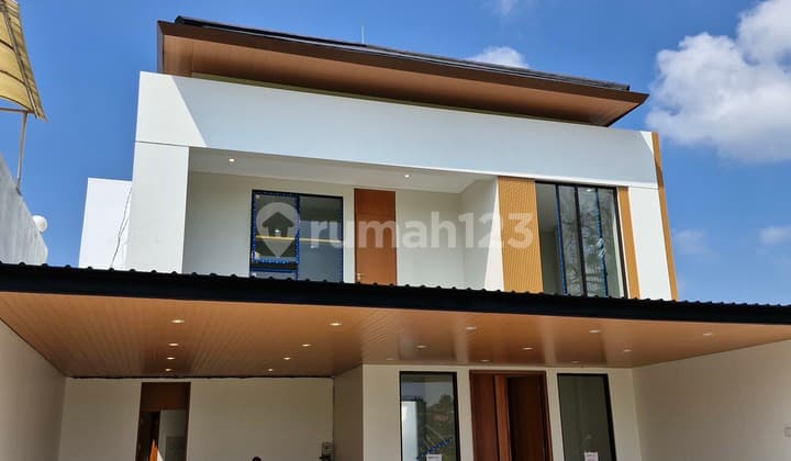 Rumah Villa Baru dalam kompleks di Umalas Seminyak