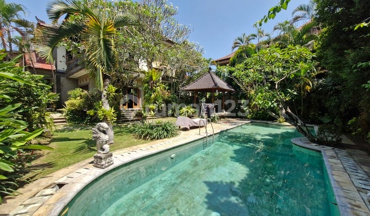 Rumah Villa Quick Sale Furnished SHM di Seminyak
