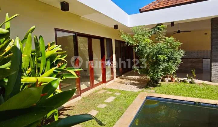 One-Story Spacious Strategic Villa Near Balangan Beach Jimbaran