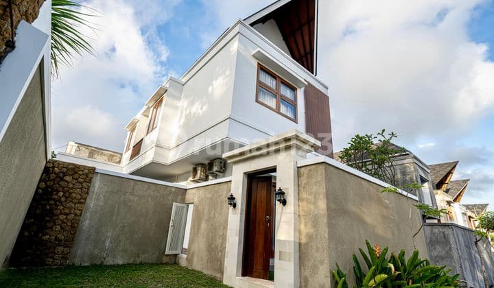 Vila Modern 2 Lantai Acces Lebar Dekat Pantai Melasti Ungasan