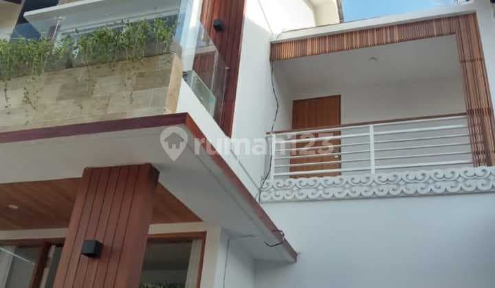 Vila. 2 Lantai SHM Full Furnished Dekat Kampus Jimbaran