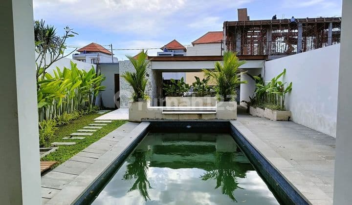 Vila Modern Brand New 2 Bonus Furniture Dekat Pantai Sanur