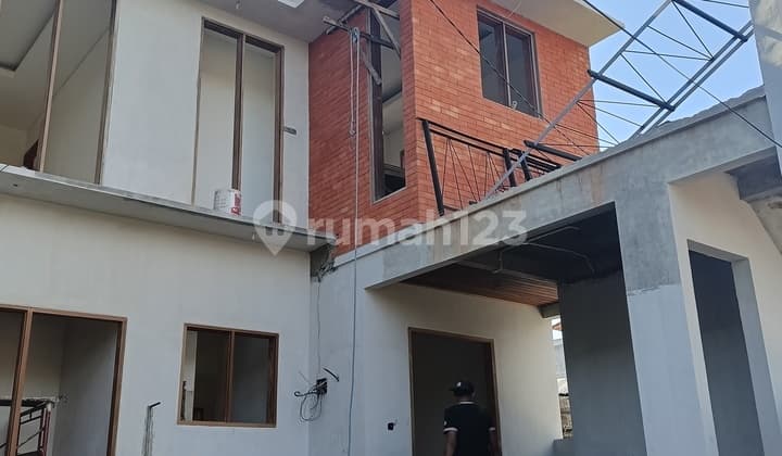 Rumah Vila Modern Shm 2 Lantai Akses Lebar Tengah Kota Denpasar